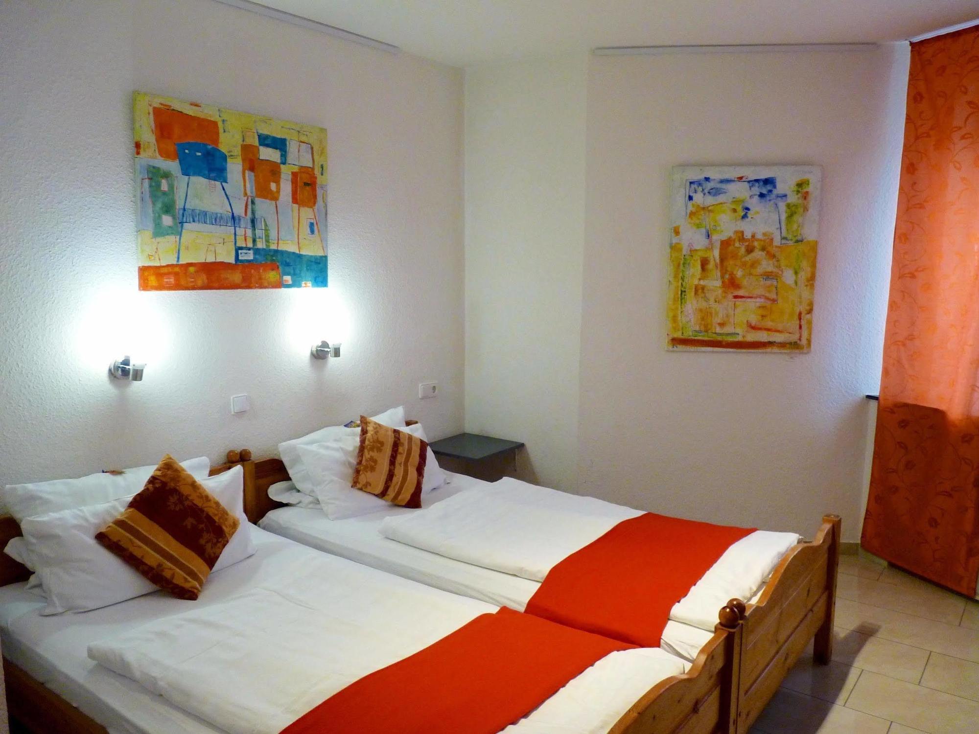 Hotel Art Inn Динслакен Экстерьер фото