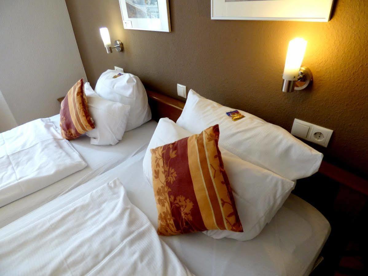 Hotel Art Inn Динслакен Экстерьер фото